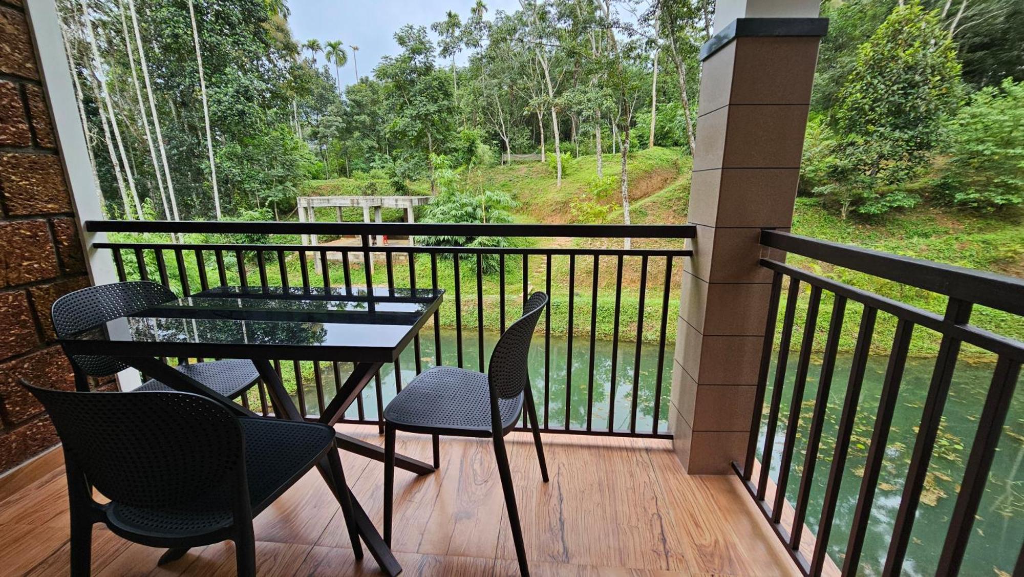 Casta Wild Resort Batheri Exterior foto