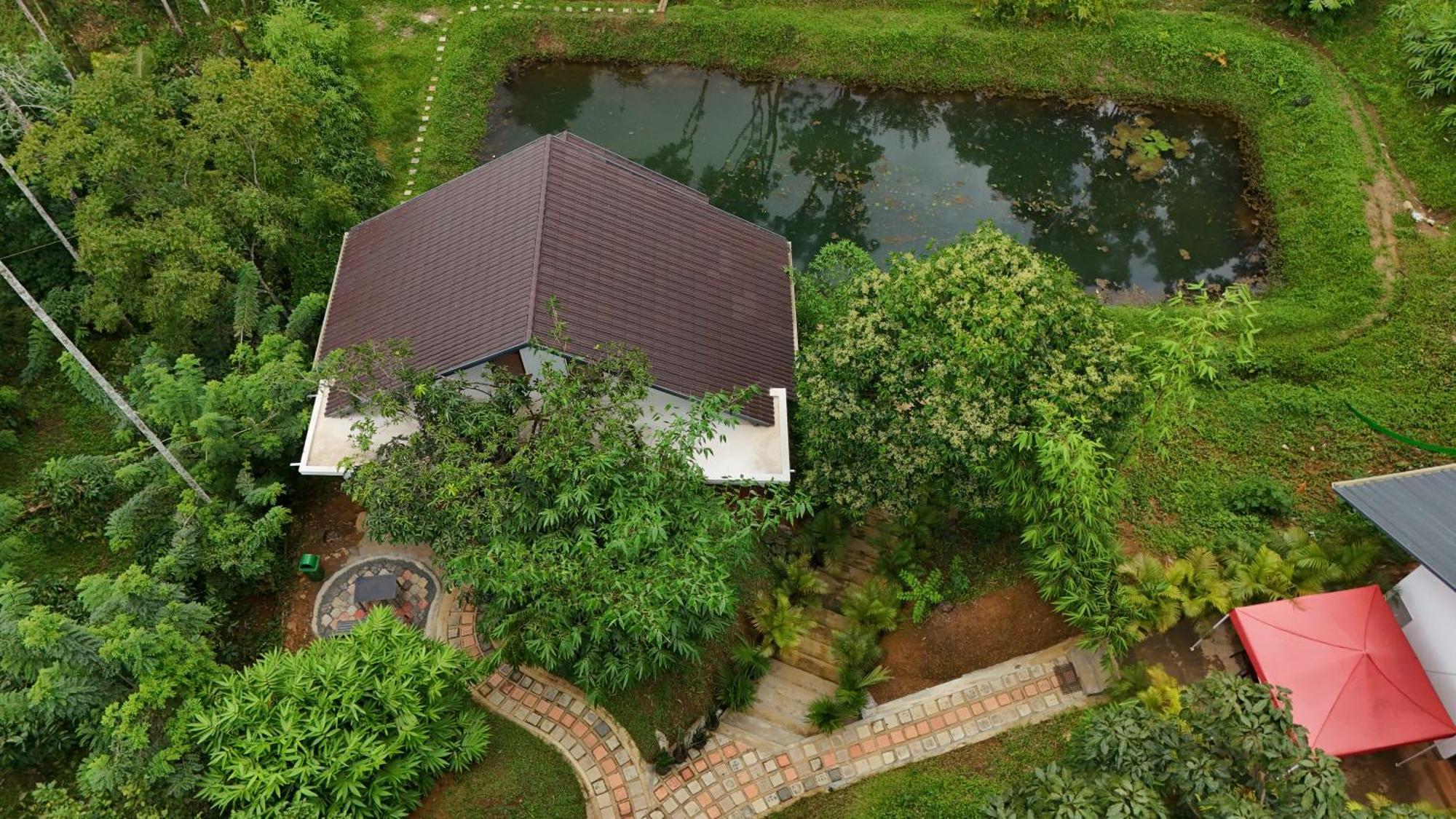 Casta Wild Resort Batheri Exterior foto